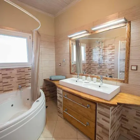 Zapphira Corfu * Peritheia