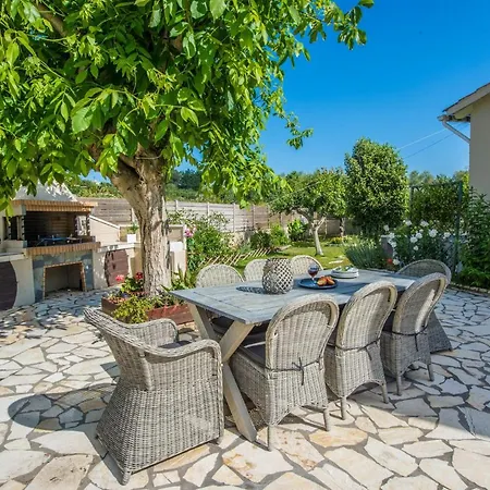 Zapphira Corfu * Peritheia